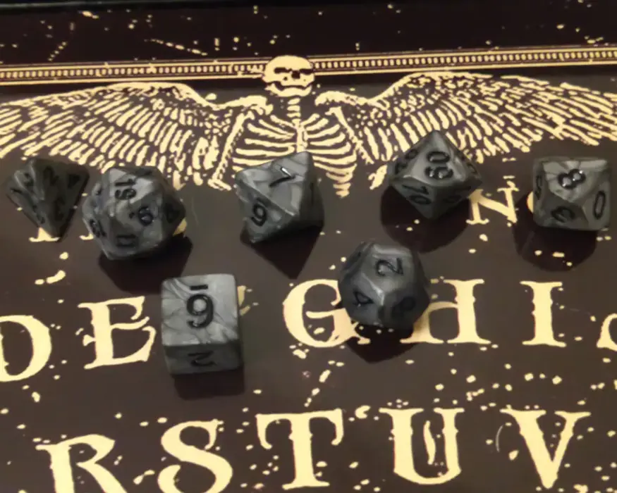 The gray marble dice set
